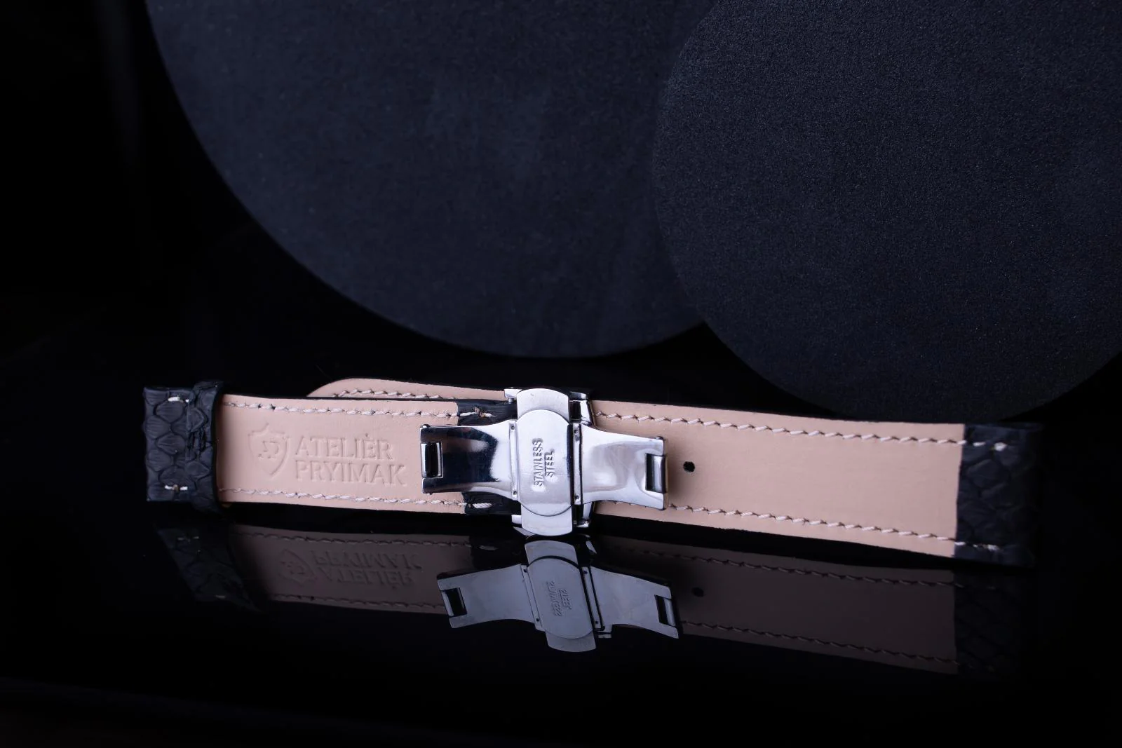 Kožený řemínek AP Prestige z krajtí kůže - černý - Ručně šitý