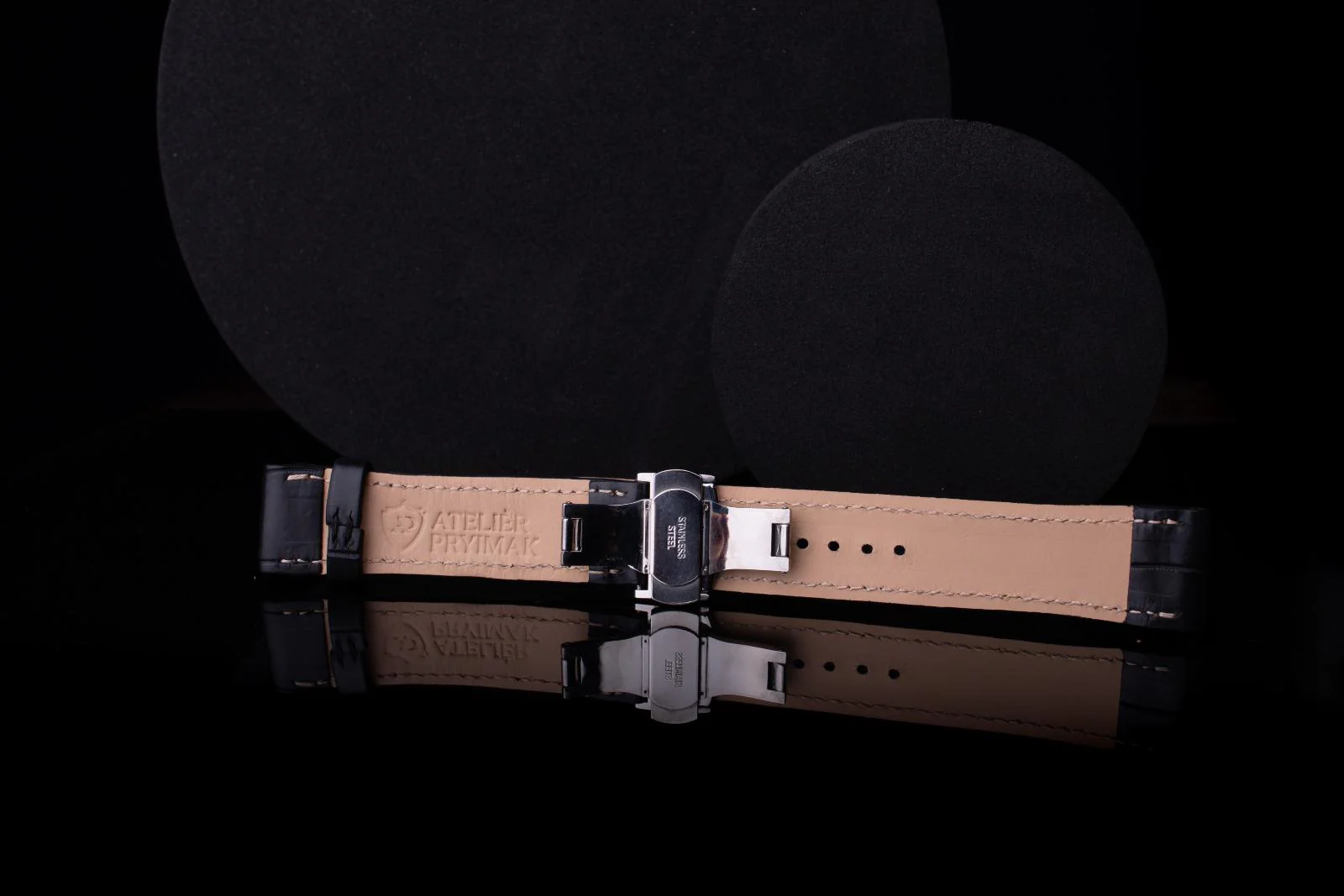 Kožený řemínek AP Croco Heritage z krokodýlí kůže - černý - Ručně šitý