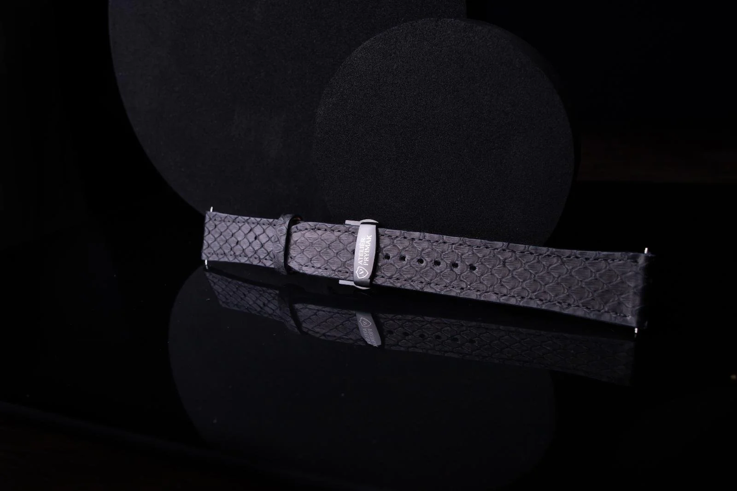 Kožený řemínek AP Prestige z krajtí kůže - černý - Ručně šitý