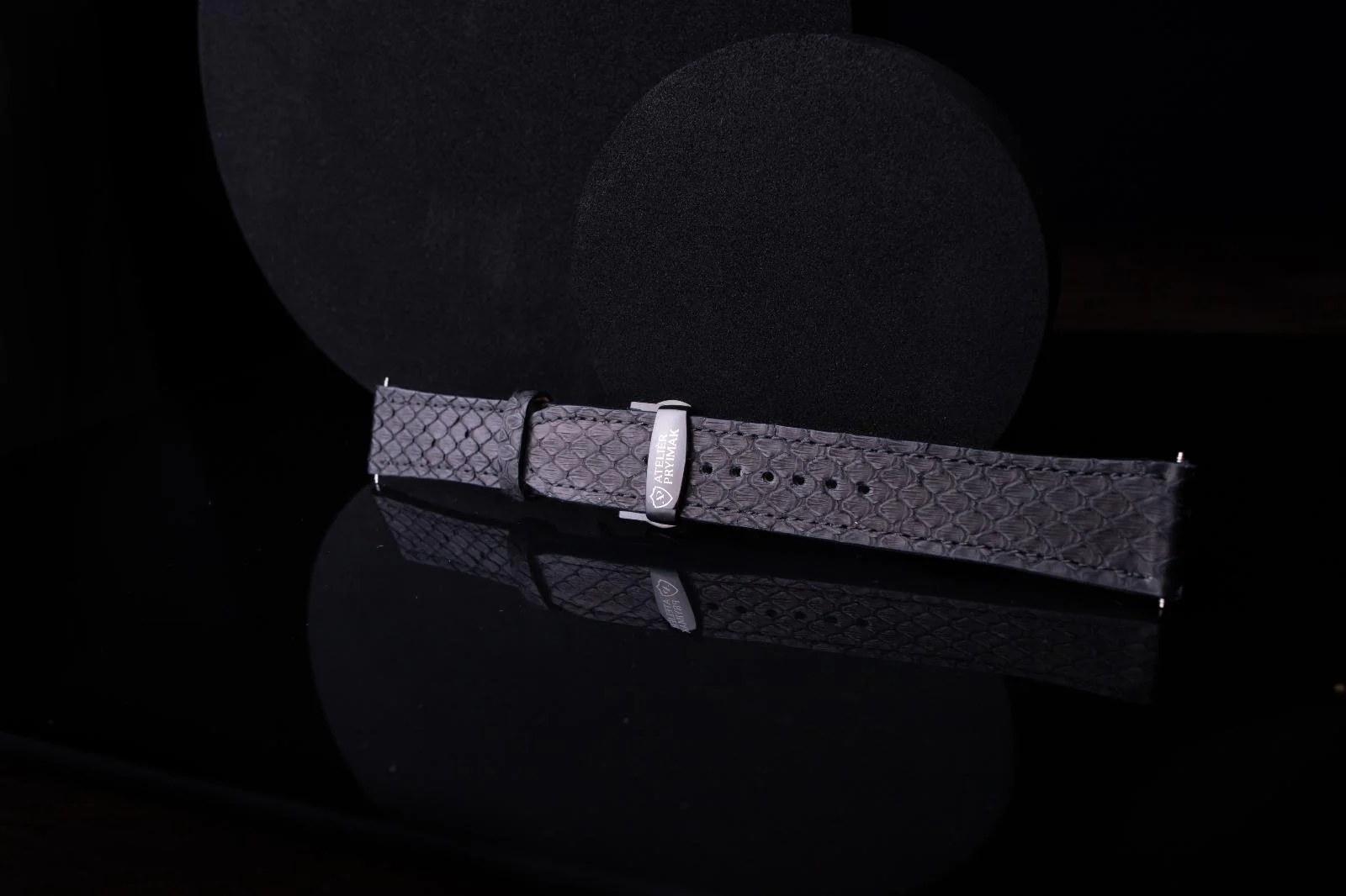 Kožený řemínek AP Prestige z krajtí kůže - černý - Ručně šitý