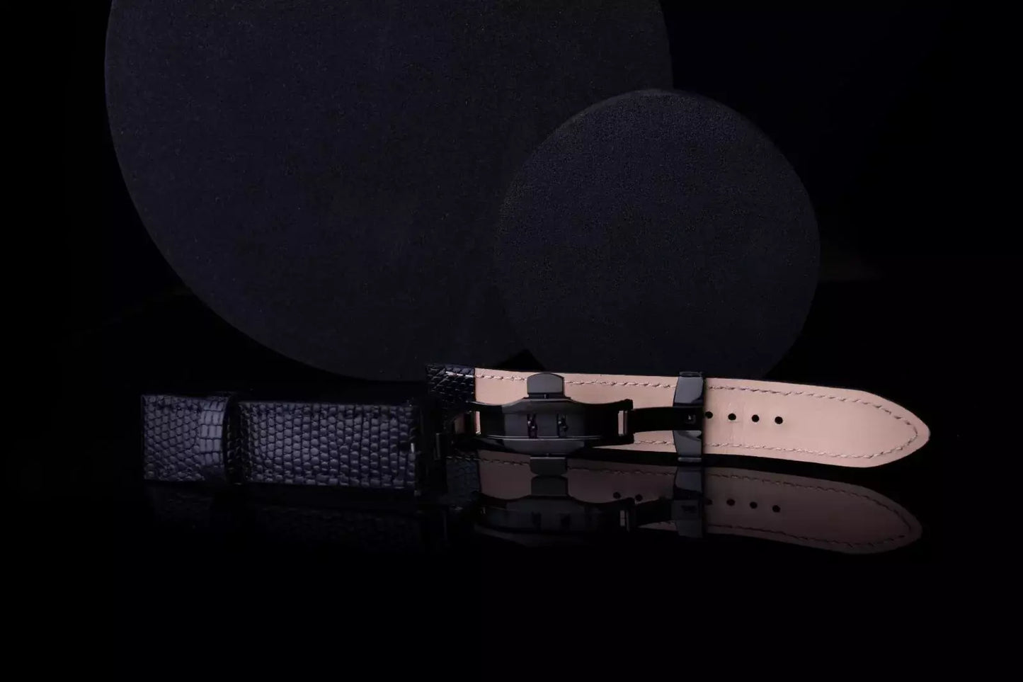 Kožený řemínek AP Iguana Prestigio z leguáni kůže - černý - Ručně šitý