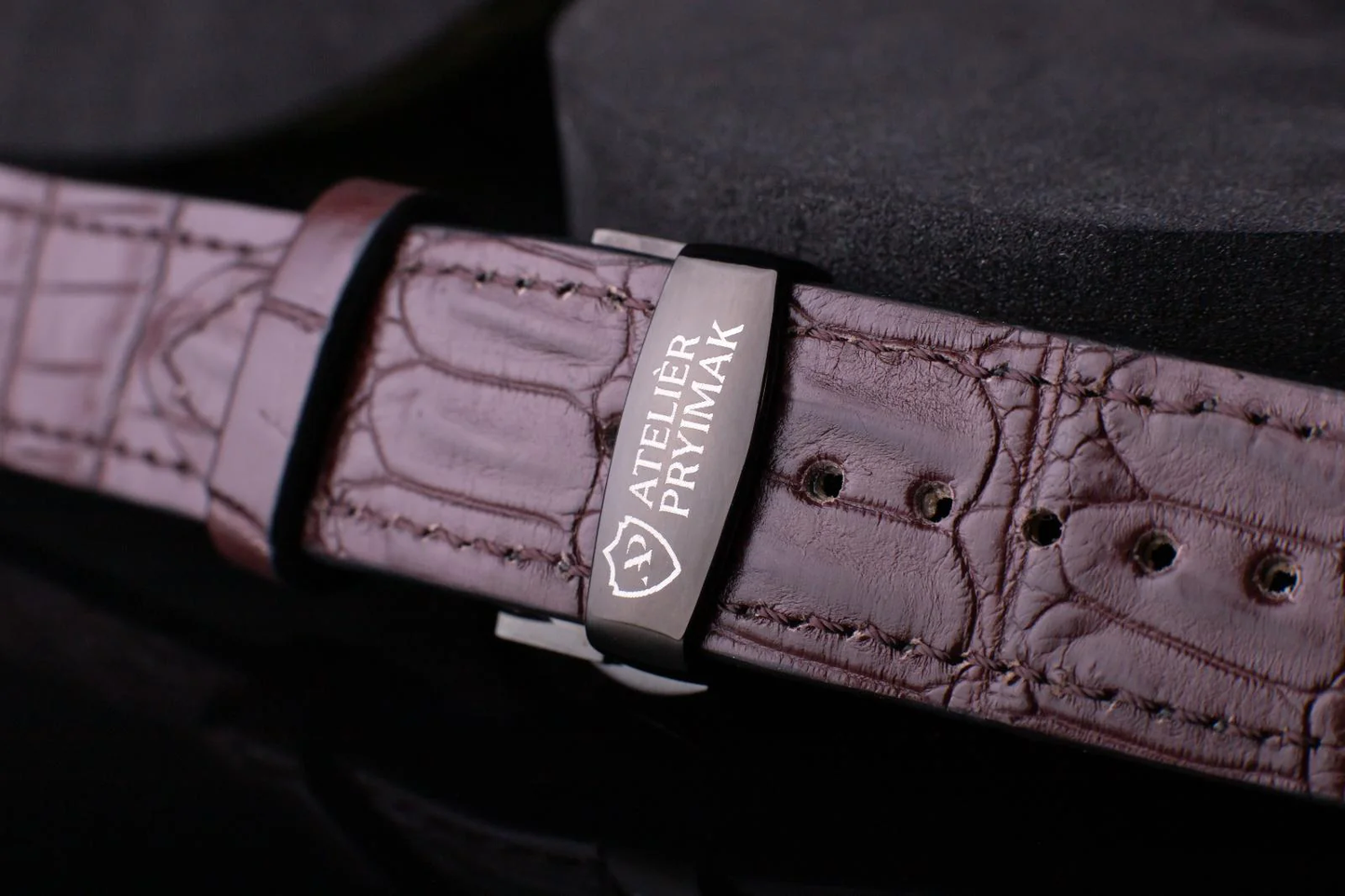 Kožený řemínek AP Croco Heritage z krokodýlí kůže - hnědý - Ručně šitý