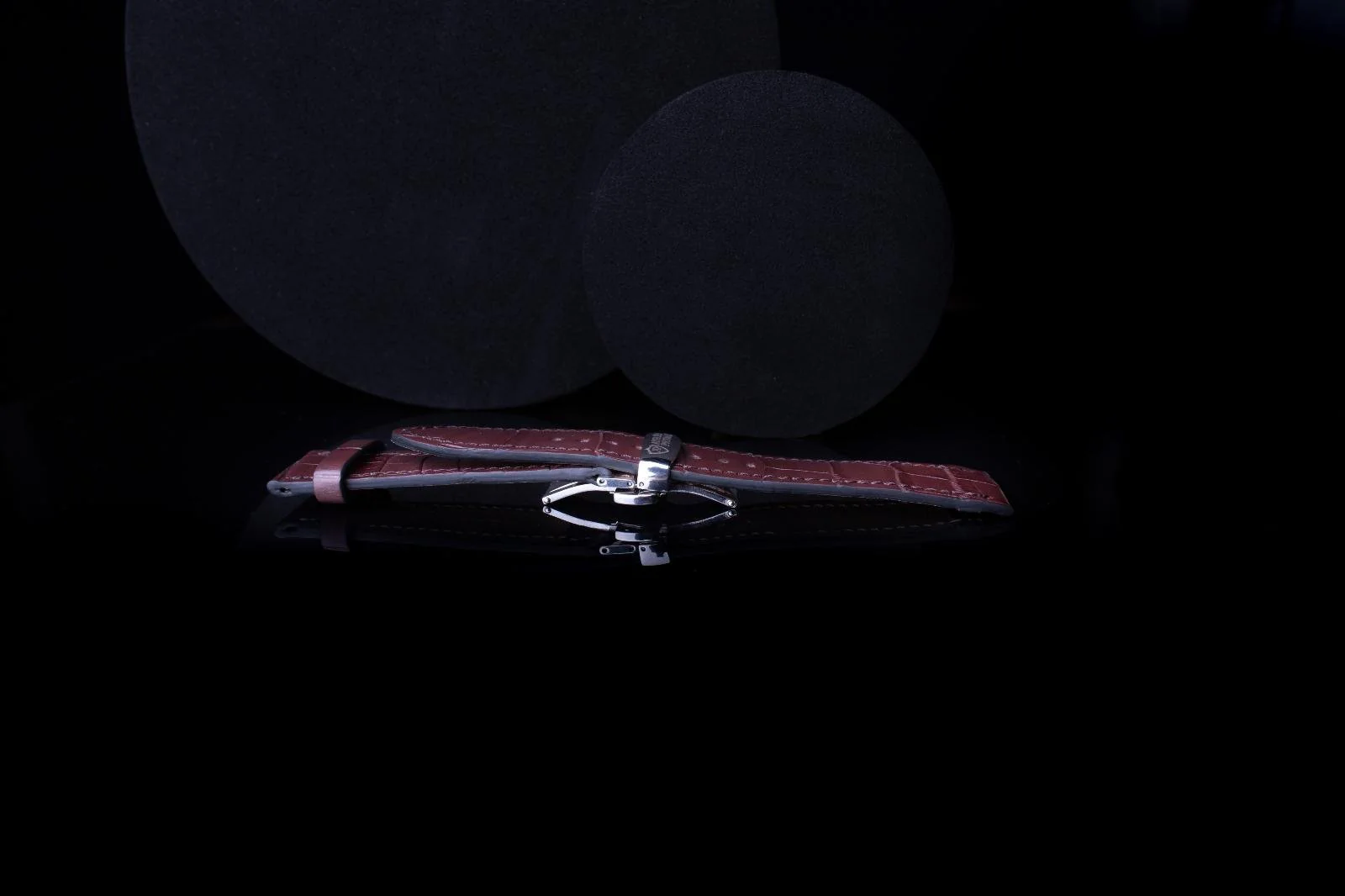 Kožený řemínek AP Croco Heritage z krokodýlí kůže - hnědý - Ručně šitý