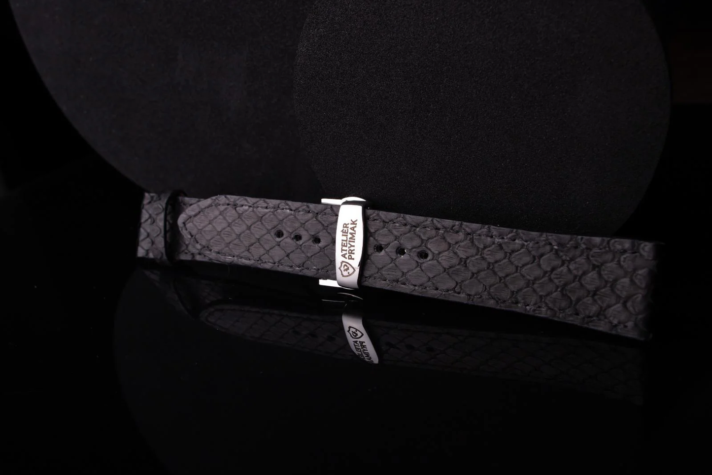 Kožený řemínek AP Prestige z krajtí kůže - černý - Ručně šitý