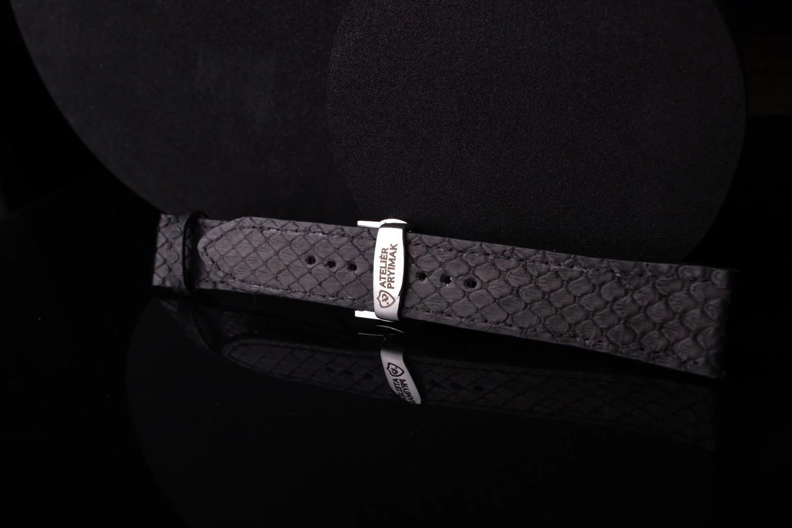 Kožený řemínek AP Prestige z krajtí kůže - černý - Ručně šitý new