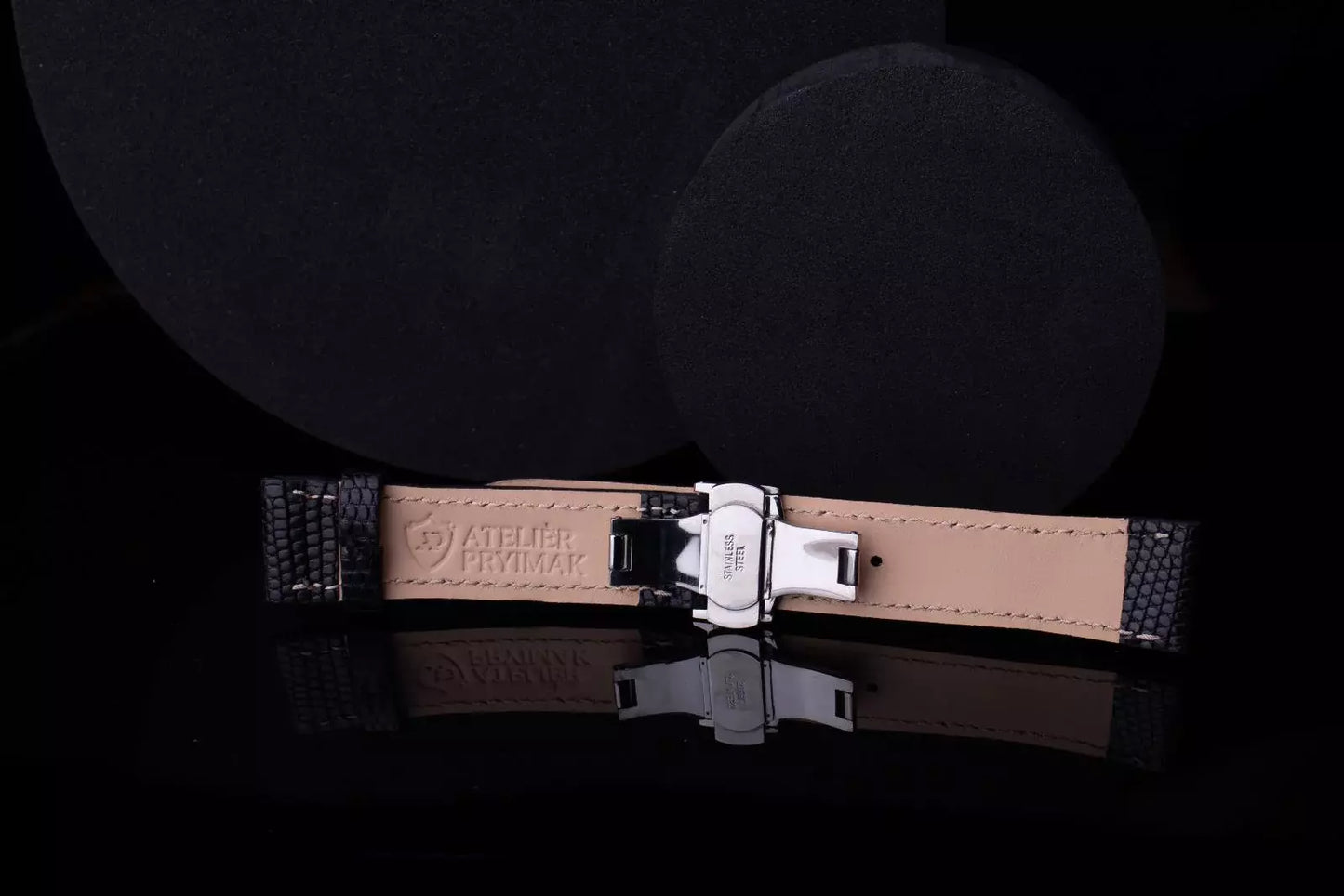 Kožený řemínek AP Iguana Prestigio z leguáni kůže - černý - Ručně šitý