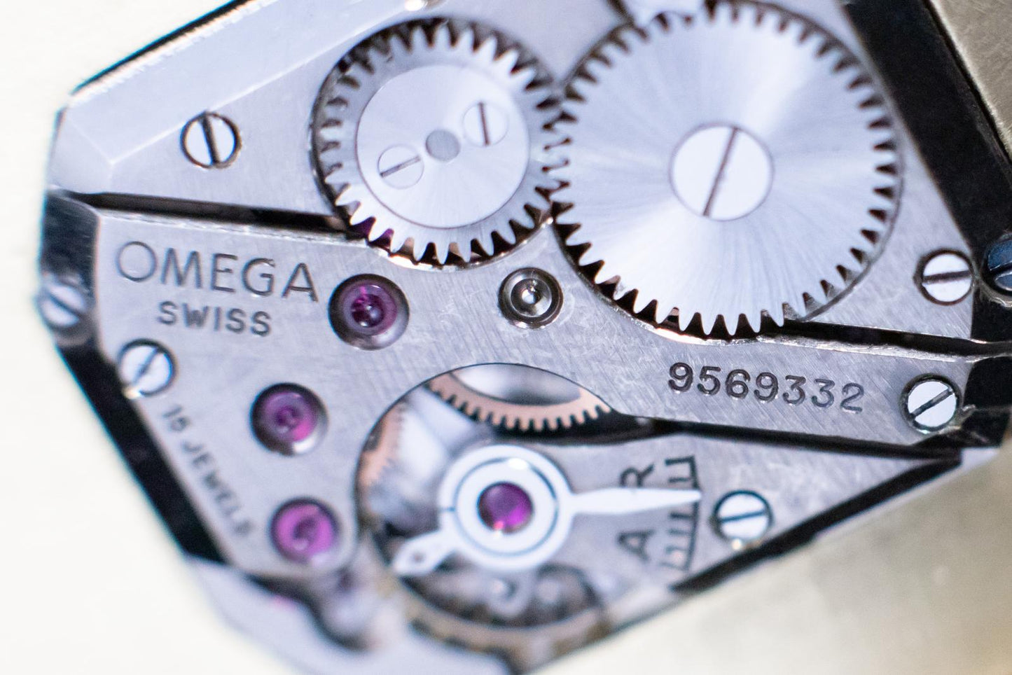 Starožitné švýcarské hodinky Omega ART DÉCO 1942