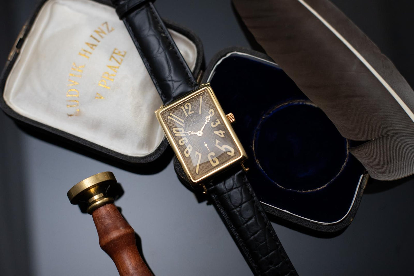 Starožitné švýcarské hodinky Omega ART DÉCO 1942